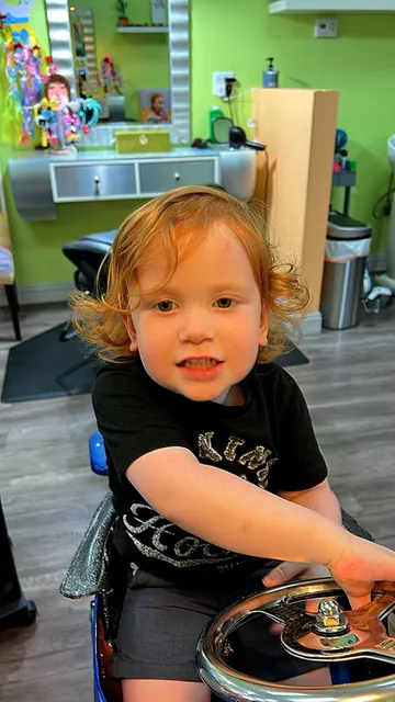 Boy haircut at Sparkles and Spikes kids salon #010
