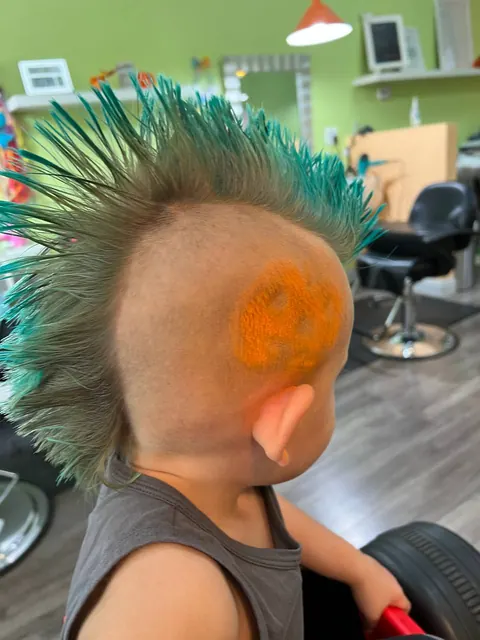 Boy haircut at Sparkles and Spikes kids salon #024