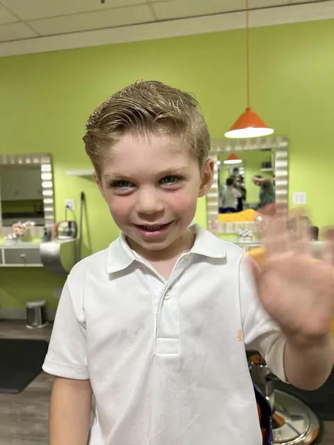 Boy haircut at Sparkles and Spikes kids salon #056