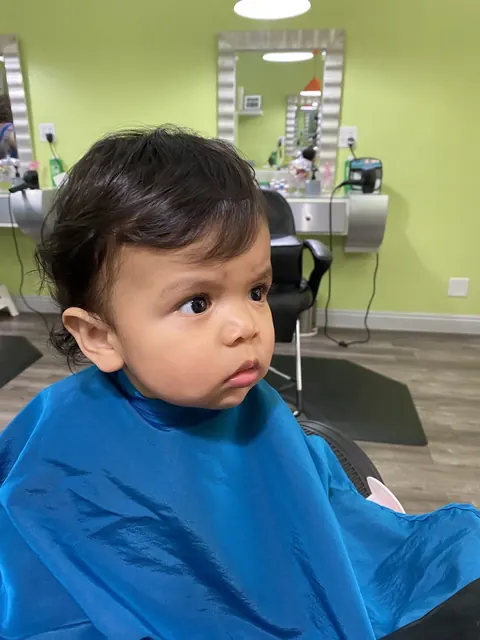 Boy haircut at Sparkles and Spikes kids salon #062