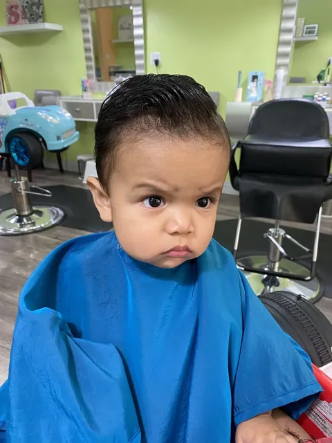 Boy haircut at Sparkles and Spikes kids salon #064