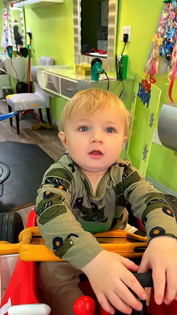 First haircut moment at Sparkles and Spikes kids salon #004
