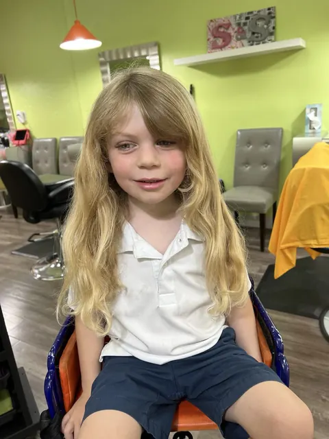 Girl haircut at Sparkles and Spikes kids salon #049
