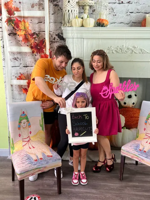 Family salon moment at Sparkles and Spikes kids salon #031