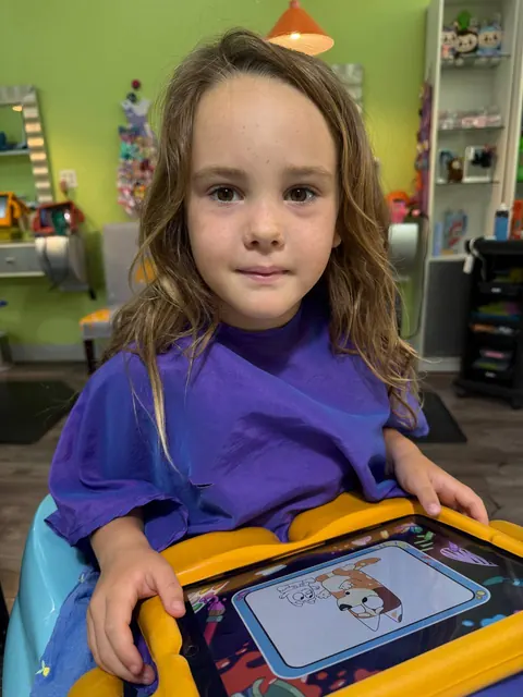 Family salon moment at Sparkles and Spikes kids salon #036
